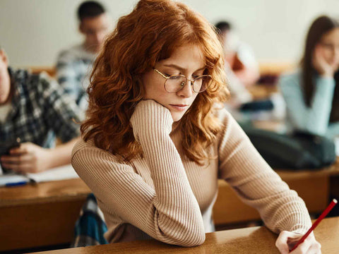 Pourquoi tu bloques en contrôle alors que tu connaissais ton cours ?