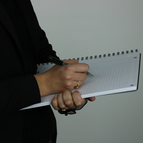 Cahier à spirales NOTEBOOK OXFORD # Couverture rigide - 160 pages A4 détachables - ligné type CORNELL
